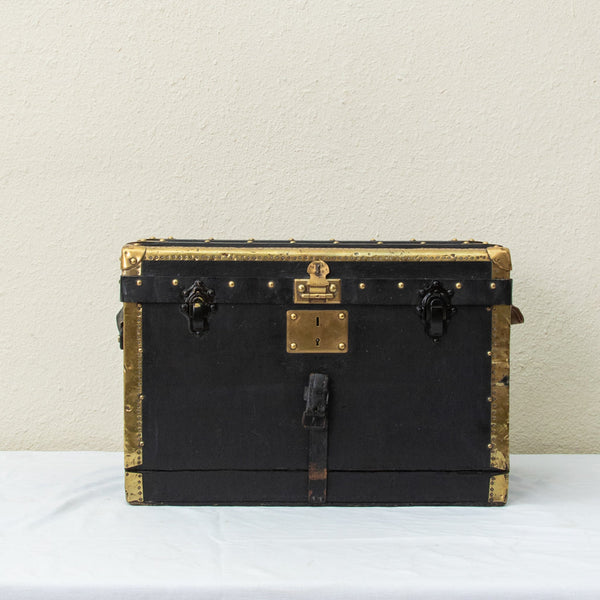 Black Traveling Trunk