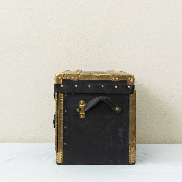 Black Traveling Trunk
