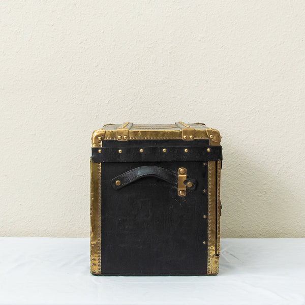 Black Traveling Trunk