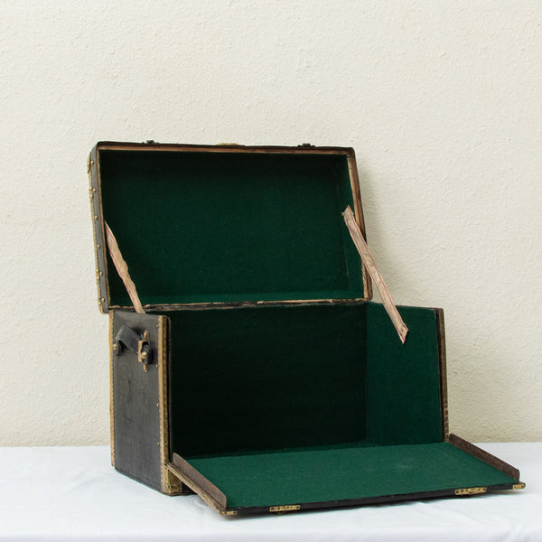 Black Traveling Trunk