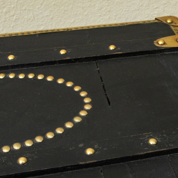 Black Traveling Trunk