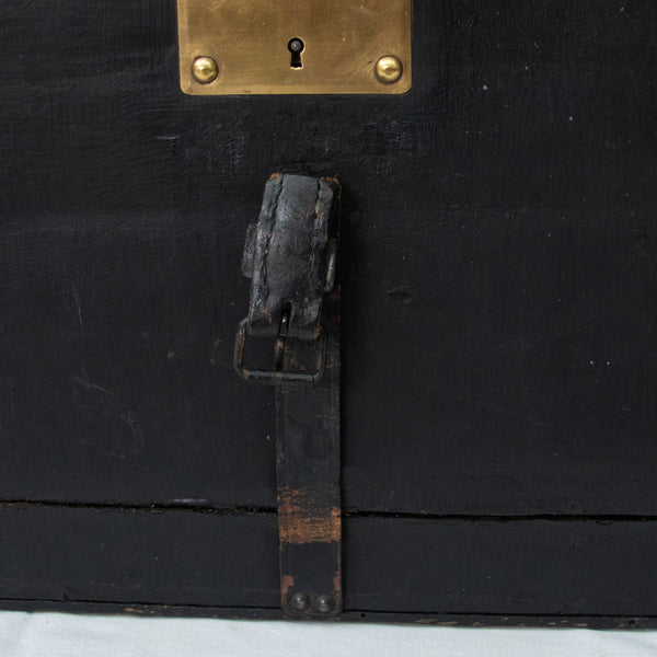 Black Traveling Trunk