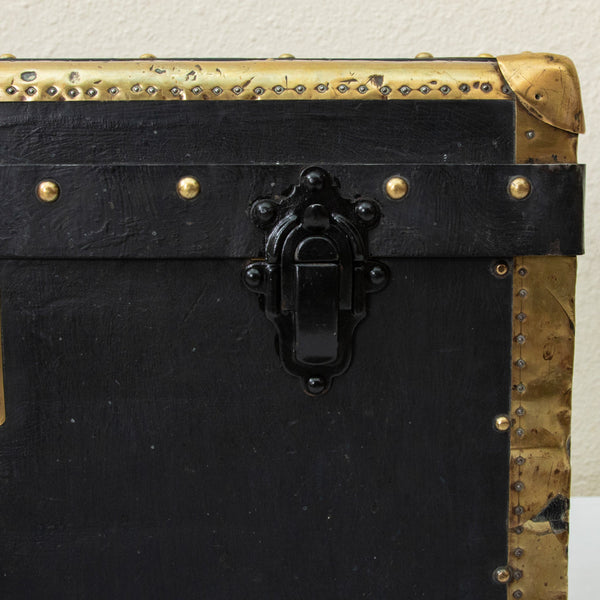 Black Traveling Trunk