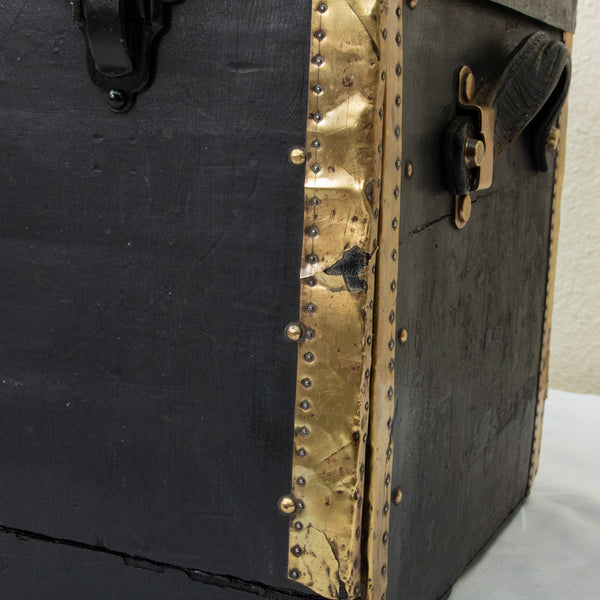Black Traveling Trunk
