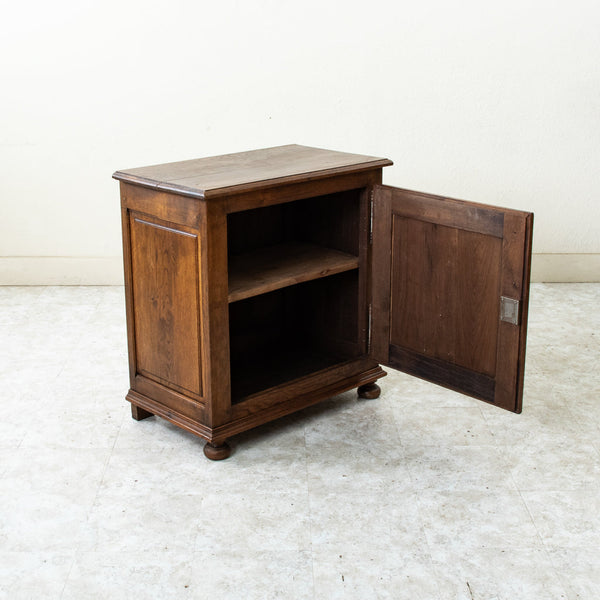 Diamond Point Cabinet