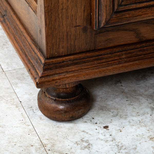 Diamond Point Cabinet