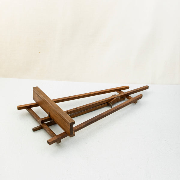 Tabletop Easel