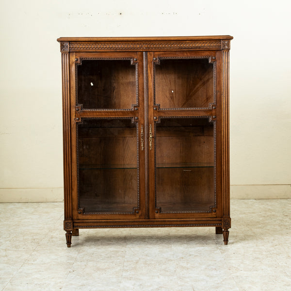 Louis XVI Vitrine