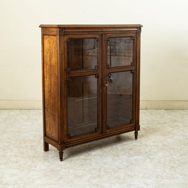Louis XVI Vitrine
