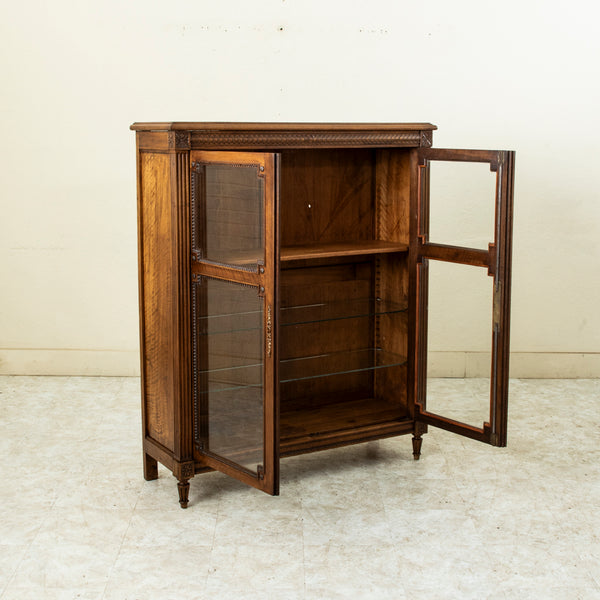 Louis XVI Vitrine