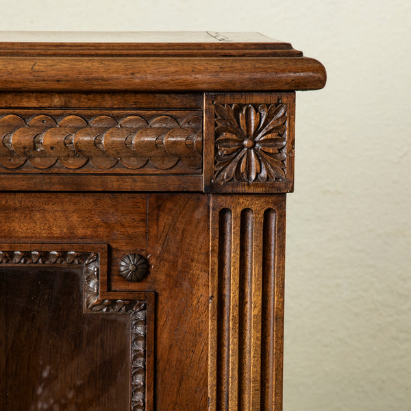 Louis XVI Vitrine