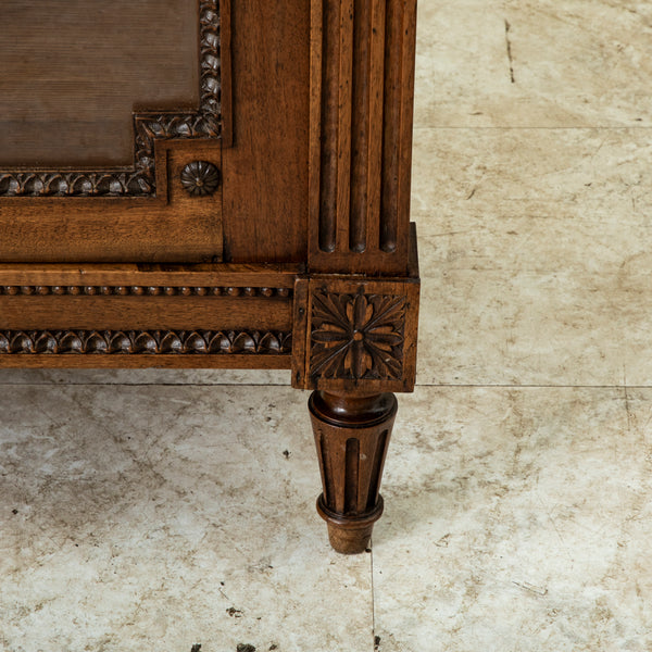 Louis XVI Vitrine