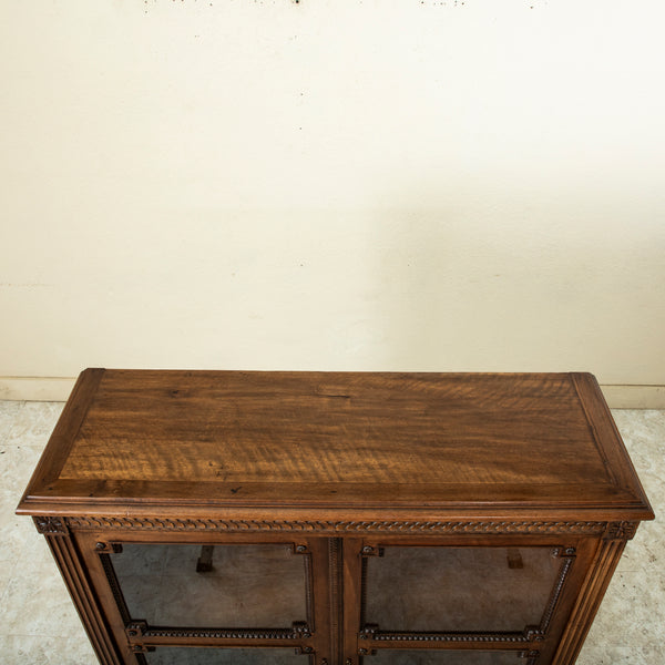 Louis XVI Vitrine
