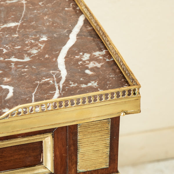 Louis XVI Vitrine