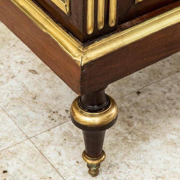 Louis XVI Vitrine