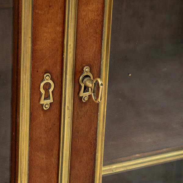 Louis XVI Vitrine