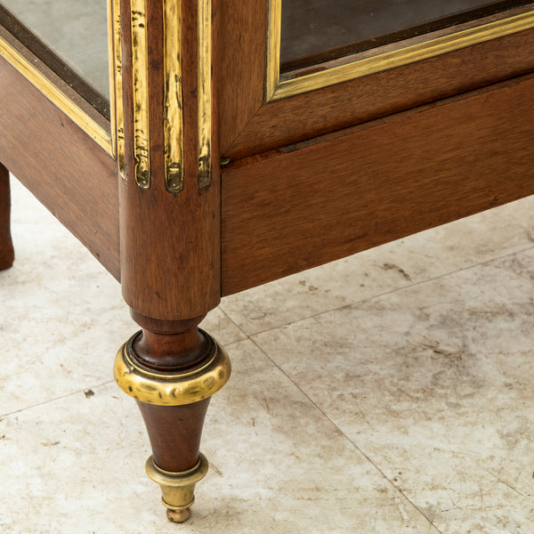 Louis XVI Vitrine