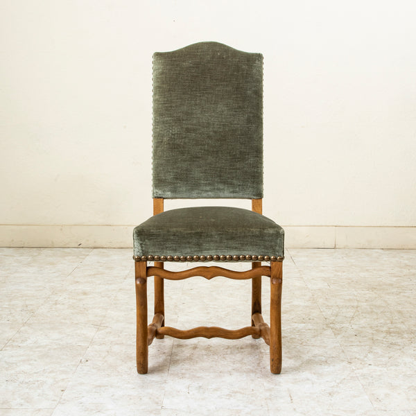 Set of Eight Mutton Leg chairs