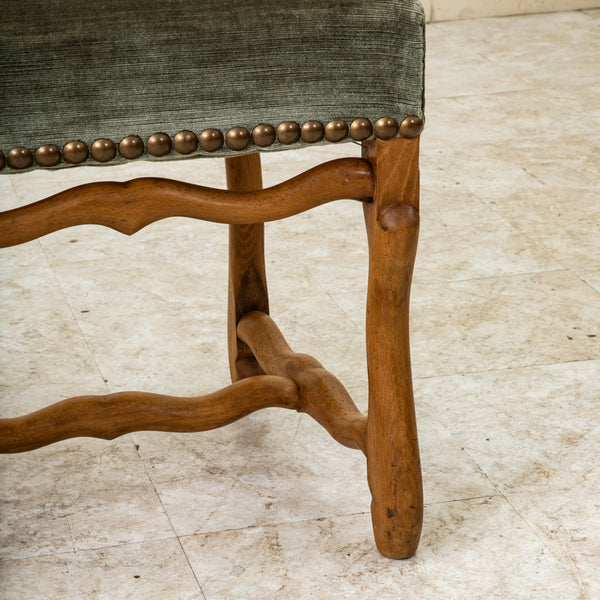 Set of Eight Mutton Leg chairs