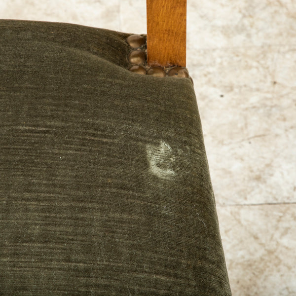 Set of Eight Mutton Leg chairs