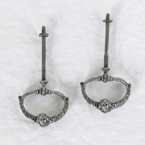 Pair of Iron Pulls