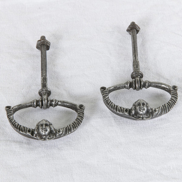 Pair of Iron Pulls