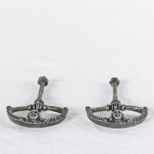Pair of Iron Pulls